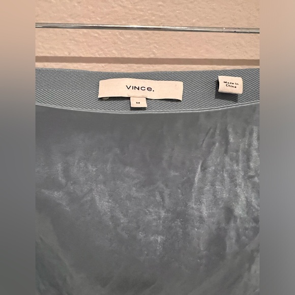 *New* Vince Blue Krinkly Silky Skirt- Size Medium - Picture 4 of 4